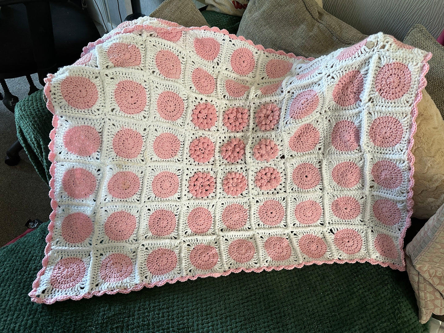 Bobbles and blooms blanket
