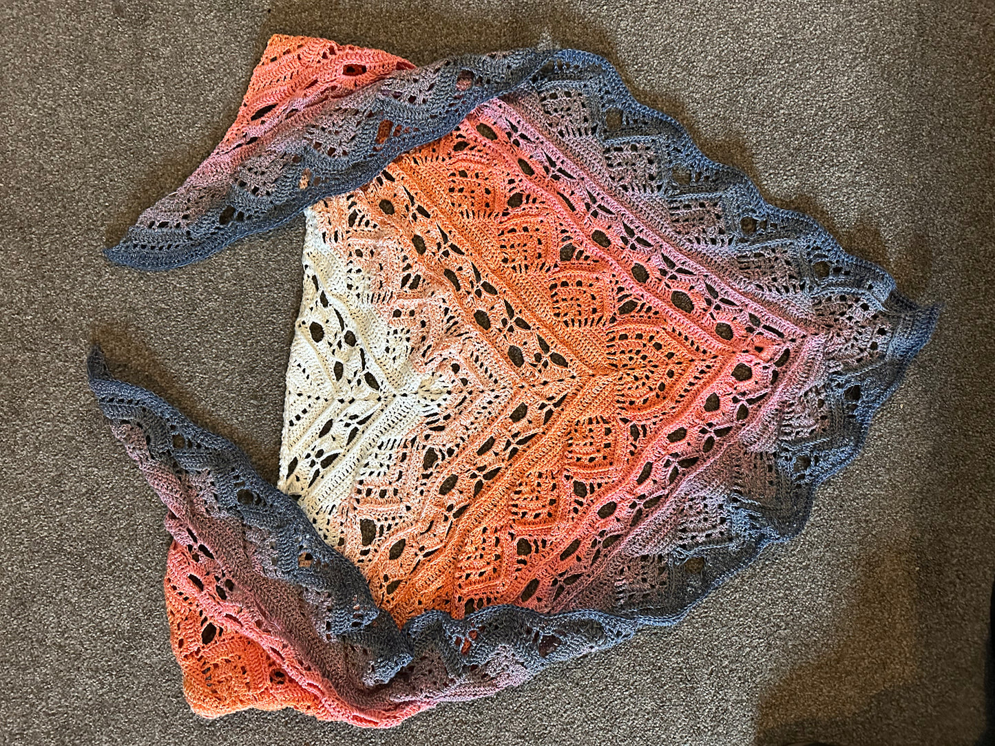 Siawl Panad a chacen - Cuppa and cake shawl