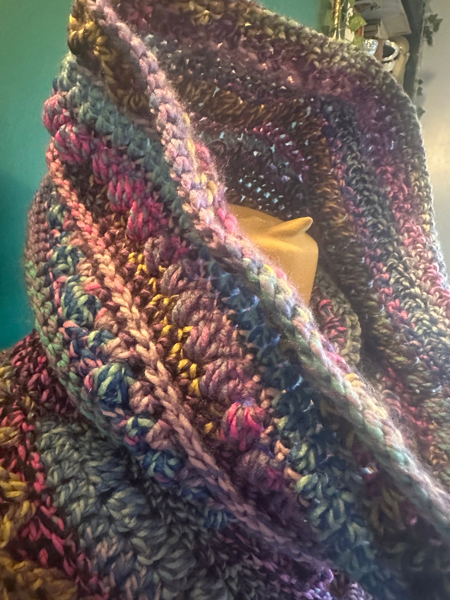 Textured chunky winter cowl