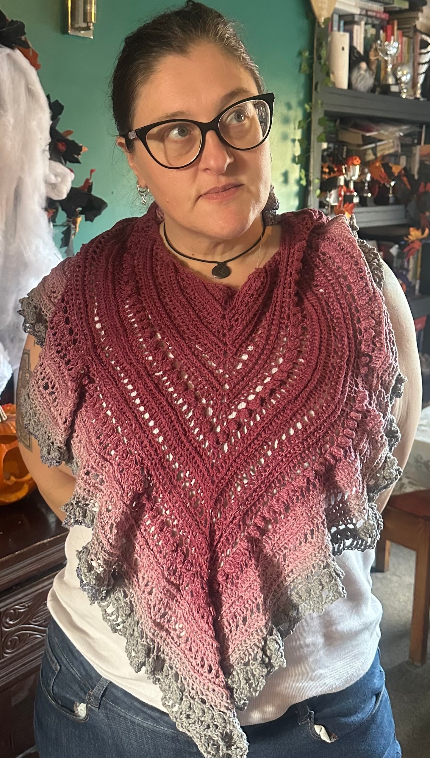 Goth gyda’r nos - triangular scarf